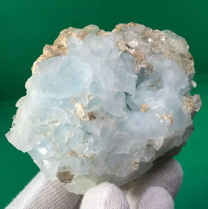 277 g Beautiful Natural Aquamarine Specimen with Mica Crystal from Skardu